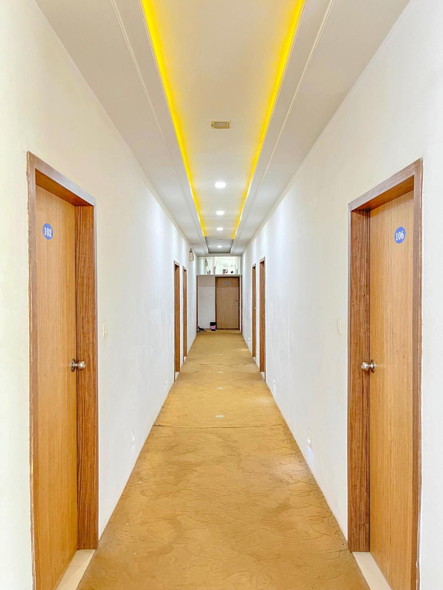 Stay Guru Usha Residency Bhuj Exterior photo