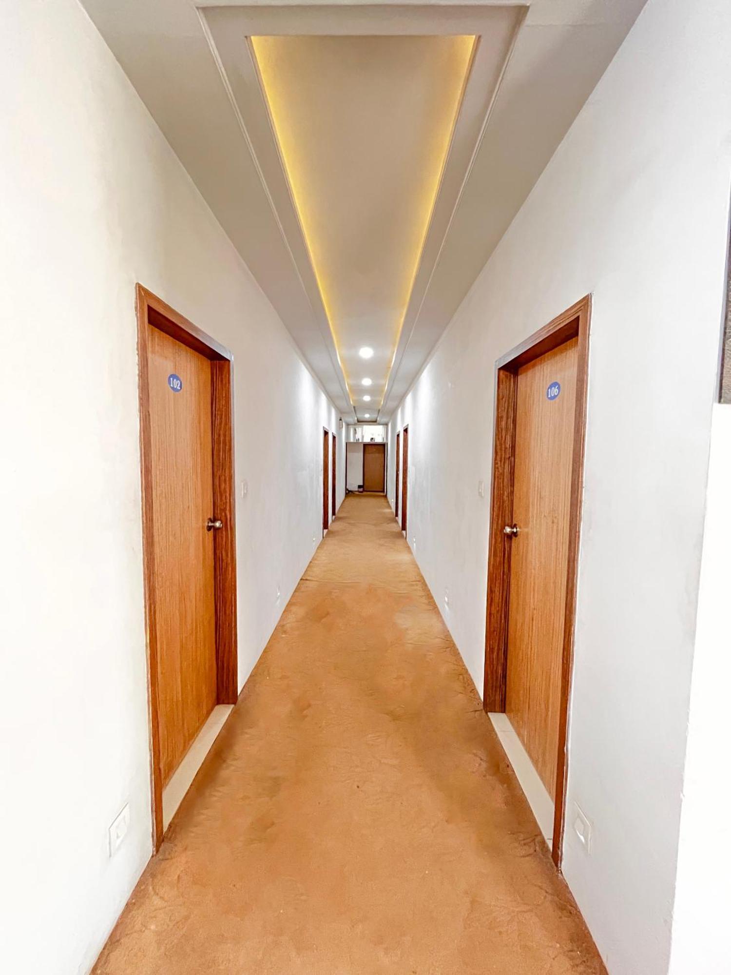 Stay Guru Usha Residency Bhuj Exterior photo