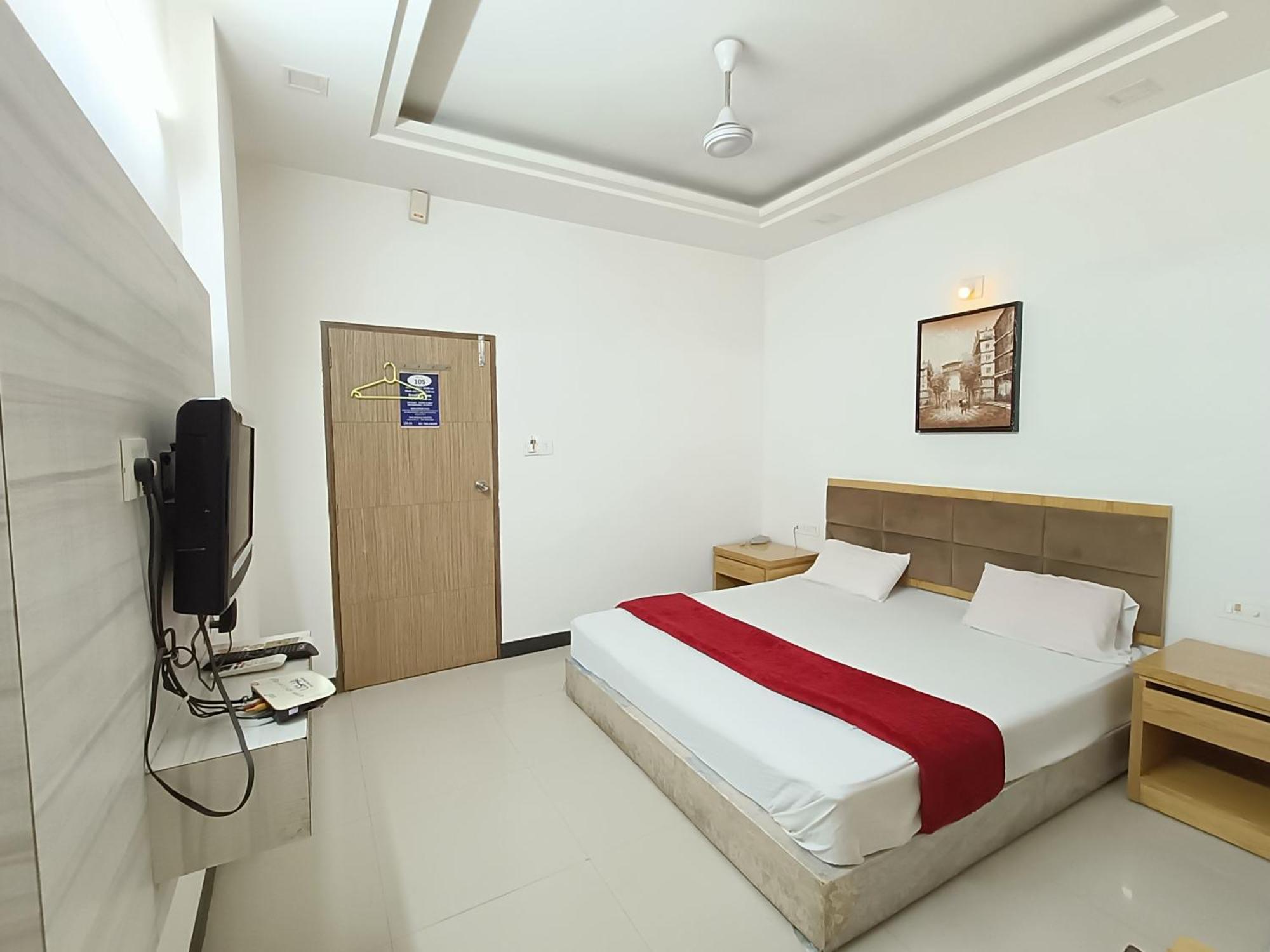 Stay Guru Usha Residency Bhuj Exterior photo