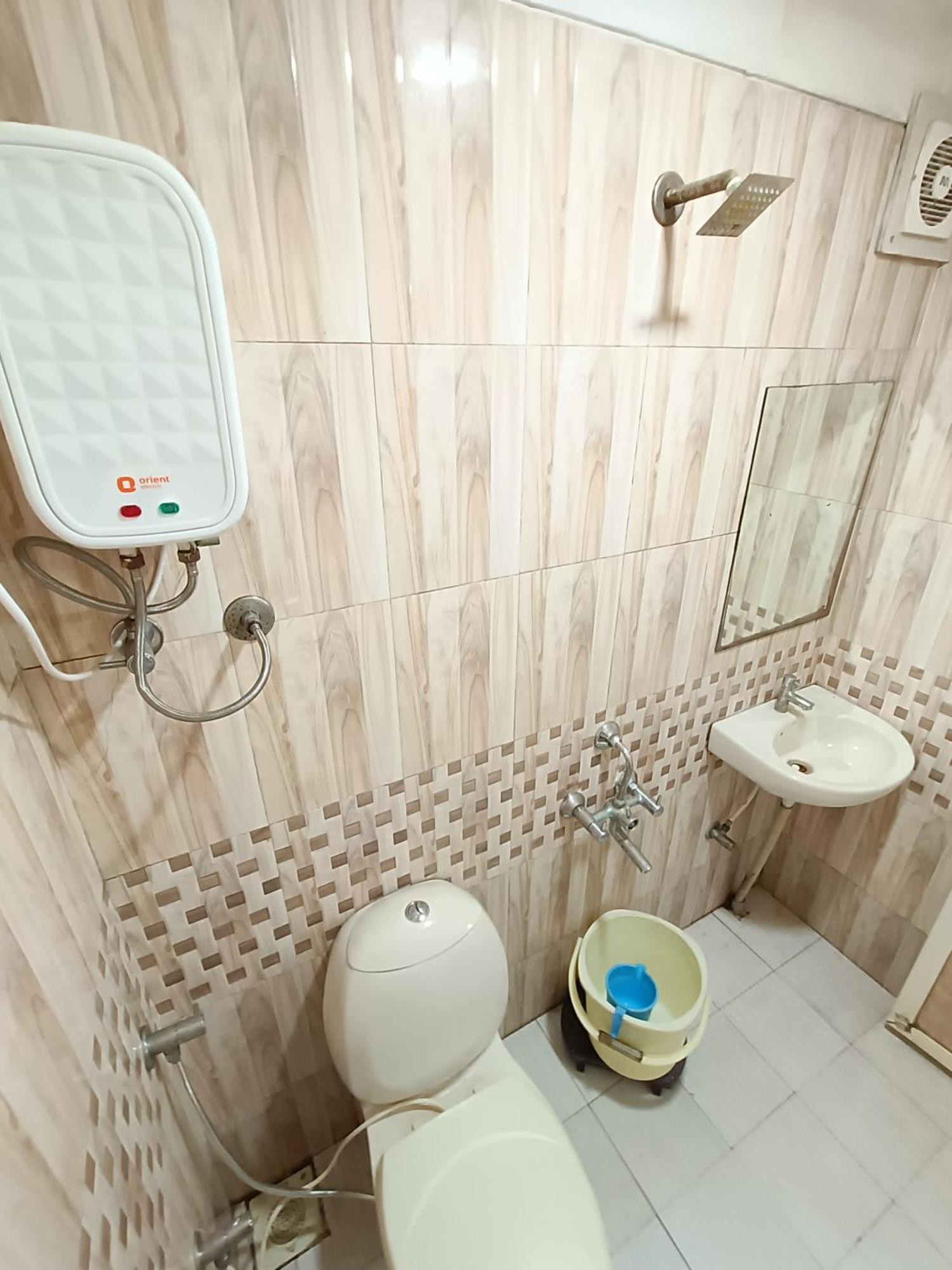 Stay Guru Usha Residency Bhuj Exterior photo