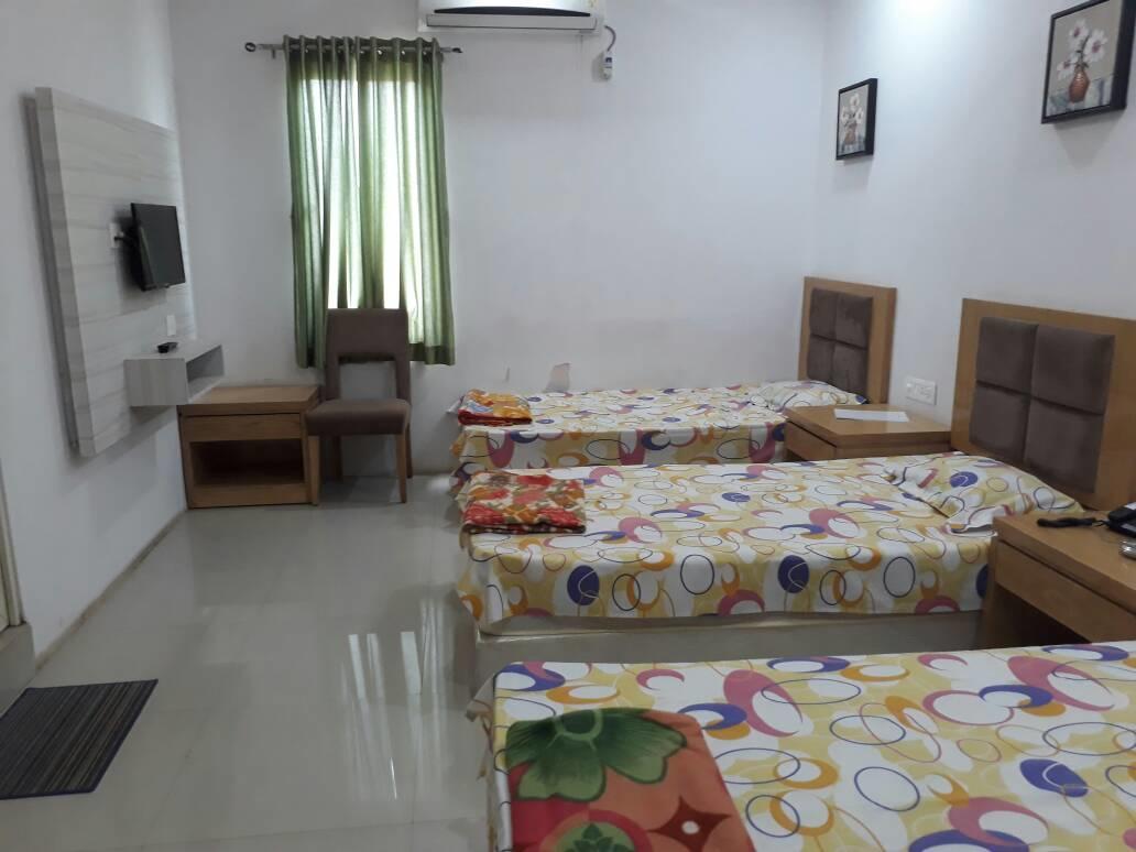 Stay Guru Usha Residency Bhuj Exterior photo