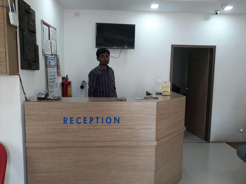 Stay Guru Usha Residency Bhuj Exterior photo