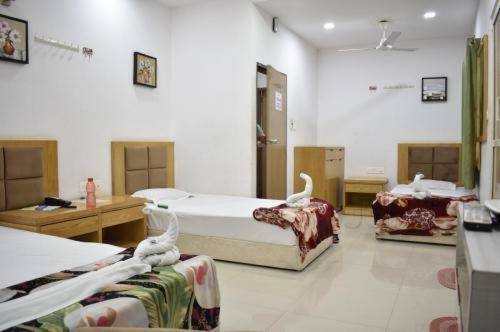 Stay Guru Usha Residency Bhuj Exterior photo